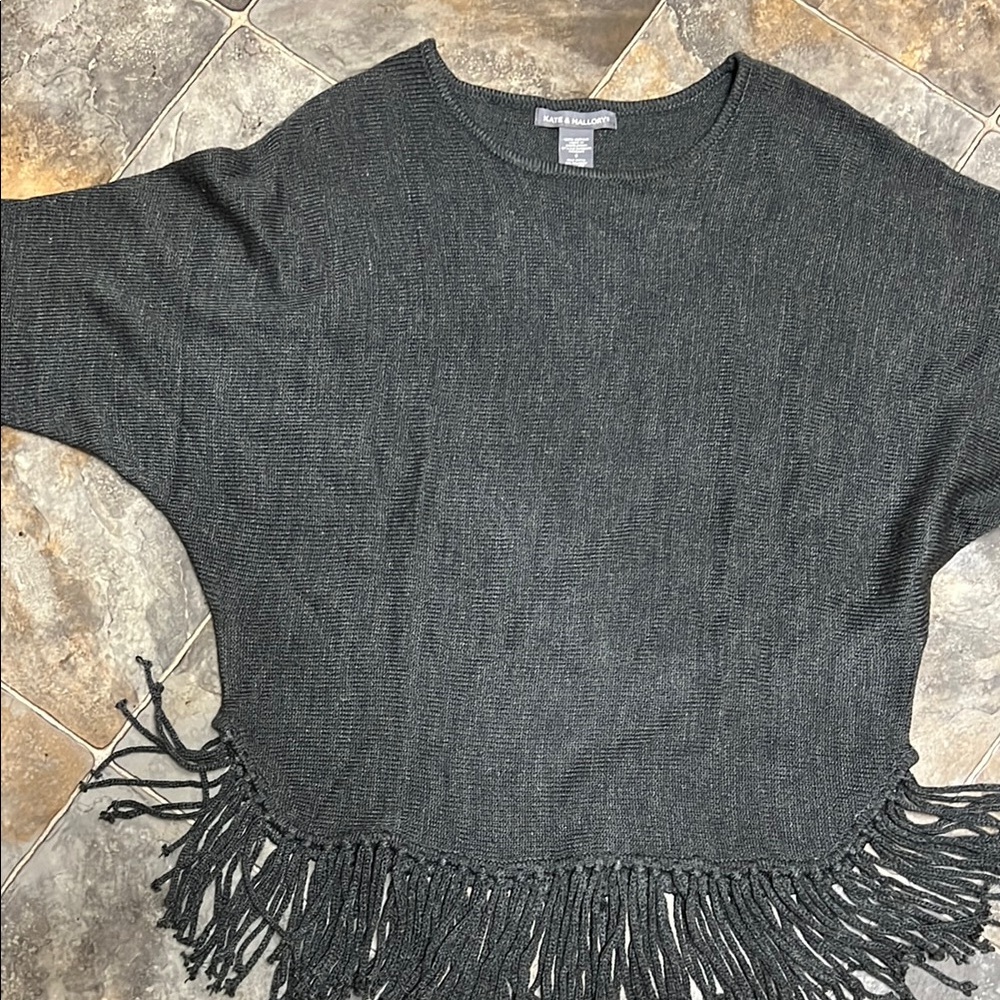 Gray Fringe Sweater Sz S Kate & Mallory